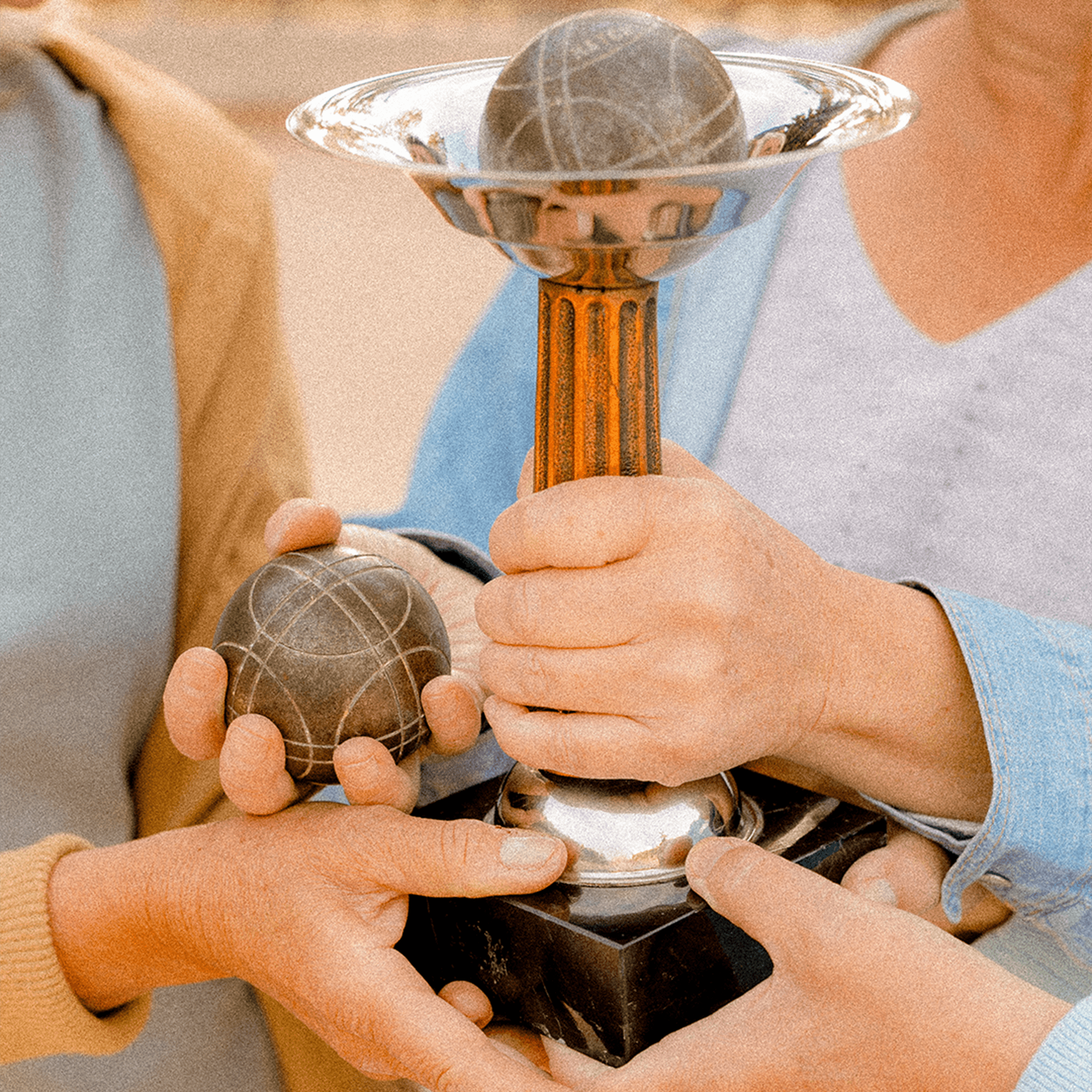 elderly-friends-playing-petanque-4-2@2x