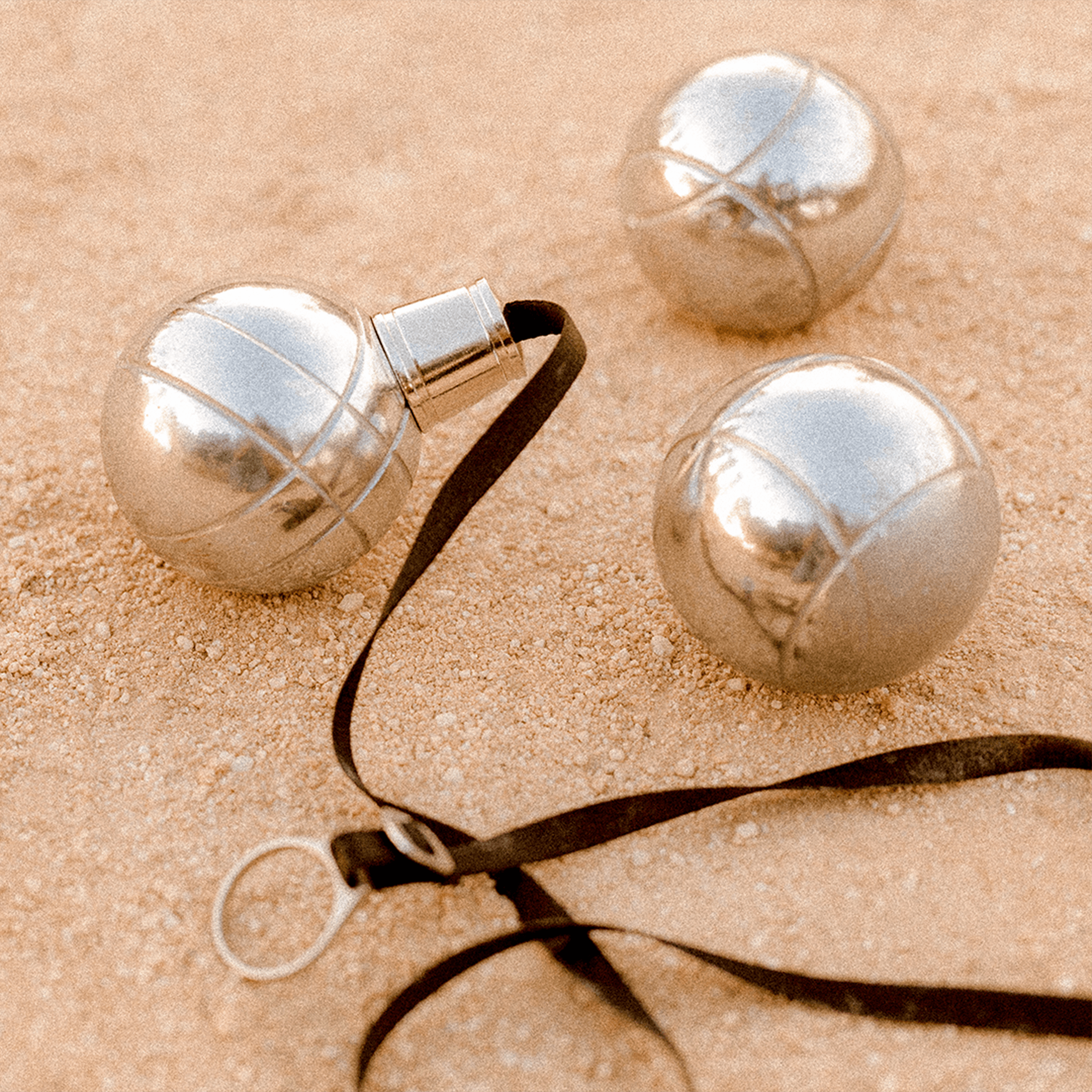 elderly-friends-playing-petanque-5-2@2x